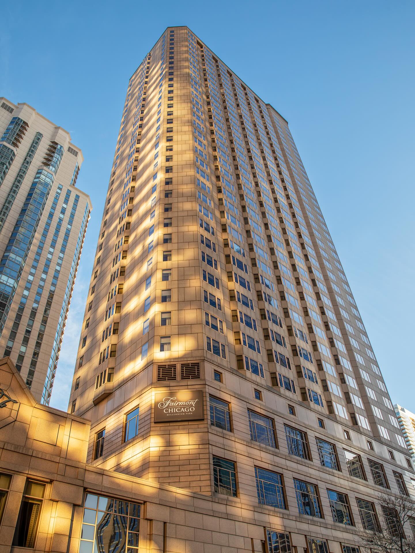 Fairmont Chicago Exterior